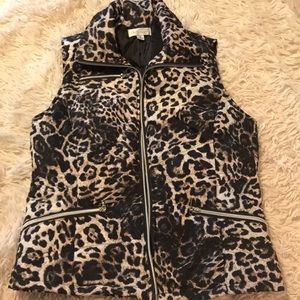 Leopard print light puffy vest